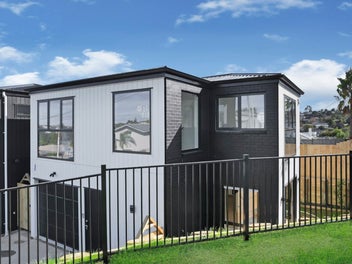 Modern Family Homes in Double Westlake Zone