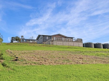 Modern Lifestyle Property with Endless Potential