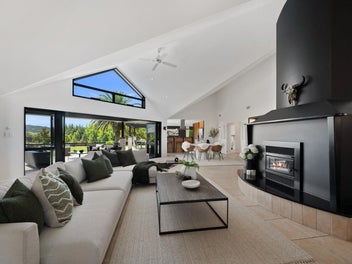 LIFESTYLE DISTINCTION