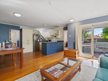 Dual Living with Thermal Comfort in Springfield