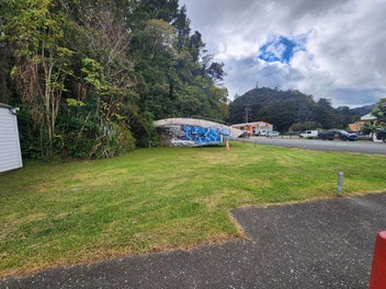 Image 1 of 7