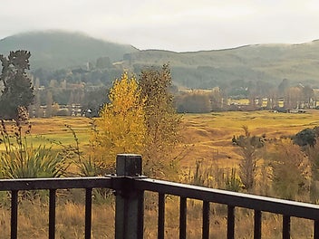 230 degree UNOBSTRUCTED lake, golf,reserve view