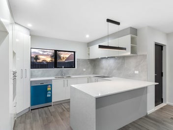 SPACIOUS BRAND NEW - Reserve Views!