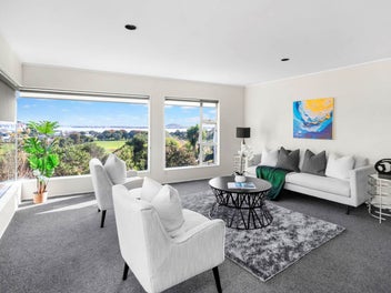Seaviews, Lifestyle, Location!