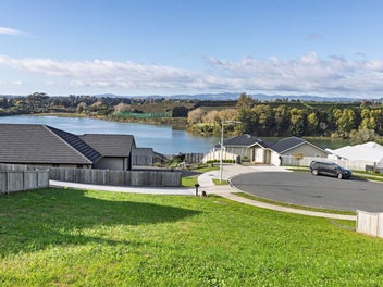Harbour, Hills & Horizon – It’s All Here