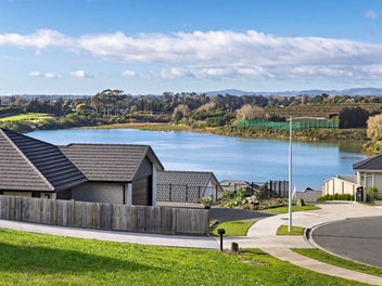 Harbour, Hills & Horizon – It’s All Here