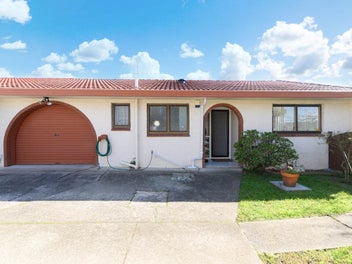 XL HOME UNIT + SUNROOM + CONSERVATORY