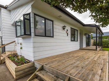 Sun, Space & Subdivision Potential by the Beach