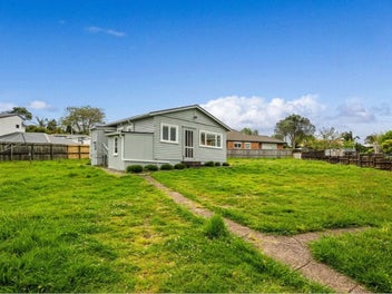 Opportunity Knocks: 1,284m2 approx Flat Sunny Site