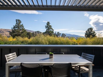 Experience the Lifestyle at Highlands