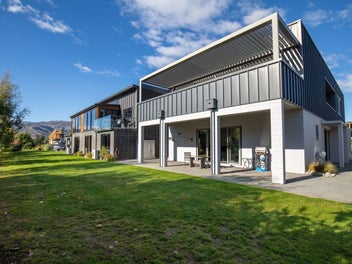 Experience the Lifestyle at Highlands