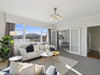 Sunny, Spacious & 3 OR 4 BEDROOMS