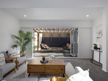 AUCTION This Friday!! - Vacant and Must Sell!