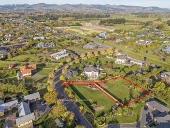 A rare find - 1380sqm in prestigious Prebbleton
