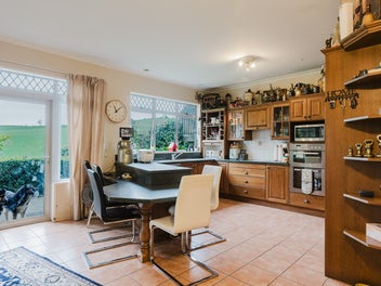 Motivated Vendors - Lifestyle living at it's Best