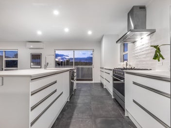 Vendors on the Move – Must Be Sold!