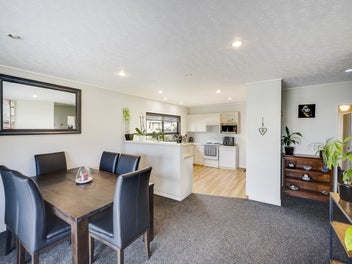 Huge section, huge garaging, huge opportunity