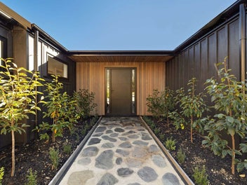 5 Bedroom Haven with Remarkable views i...