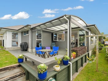 STUNNNING FAMILY HOME SEEKS NEW OWNER