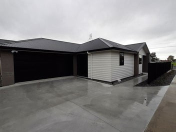 Image 1 of 18