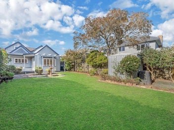 DGZ Elegance in Epsom