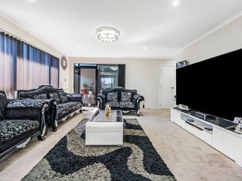 Home & Income 6 bedrooms 4 baths