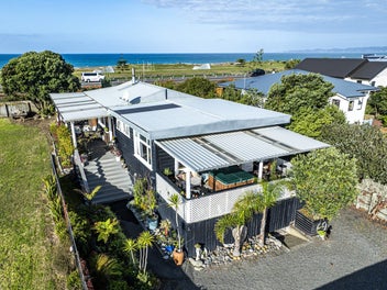 Rustic Charm Meets Coastal Convenience