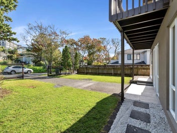 CLASSIC STYLE - TOP LOCATION