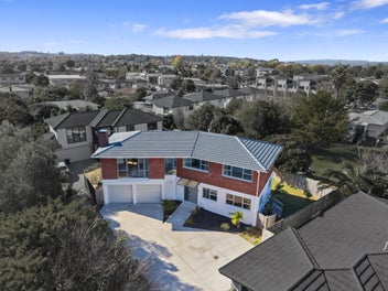 Owners Moving Across the Ditch - Must Sell!