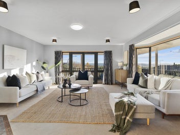 Large Family Home Awaits You!