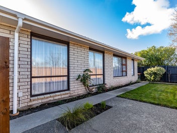 Stylish, Renovated Unit in a Sought-After Location