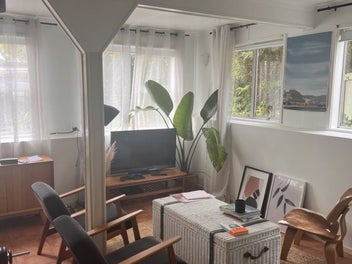 Image 1 of 7