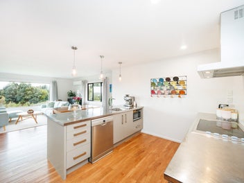 Wow - stunning views on 3804m2