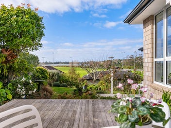 Privacy, Space & Sweeping Estuary Views