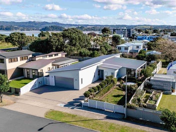 Expect the unexpected – deceptively coastal gem!