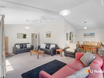 Perfect Home for Downsizing or Retirement!!!