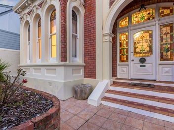 A HERITAGE MASTERPIECE IN MOUNT VICTORIA