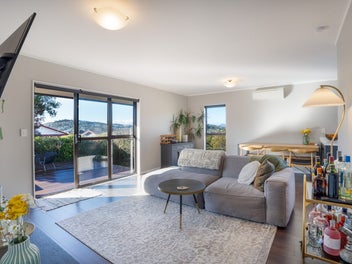 Immaculate Two Bedroom Hideaway