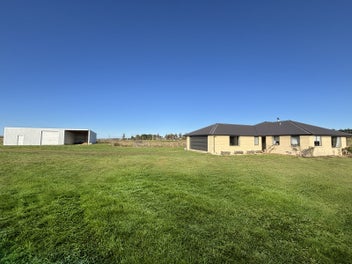 Modern country living on 3.6 ha