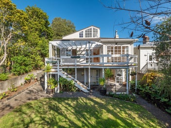 Loved Family Home - Double Grammar Zone