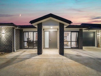 Modern Living & Convenience - 8A Martin Road