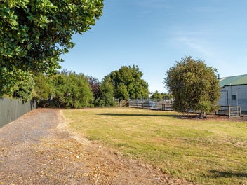 Vendor wants SOLD!!!