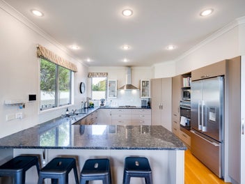 Outstanding, spacious family living – 2012 build