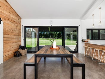 Modern Country Charm Close to Waipapa