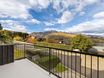 Remarkable Views from Goldfield Heights