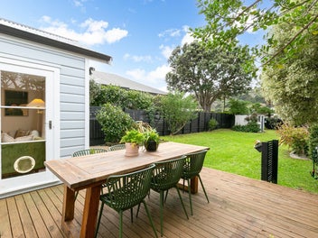 ISLAND BAY BEAUTY WITH ROOM TO GROW