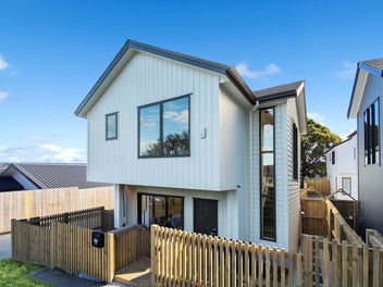 Comfortable, Practical & Ready to Move In!