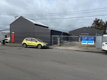 Image 1 of 7