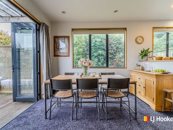 Charming Family Home in Belleknowes