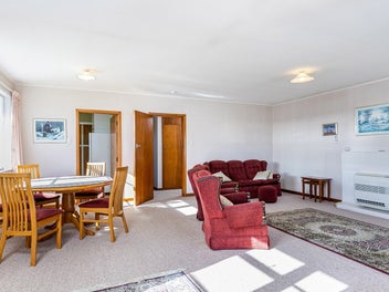 Retirement relocation sale, value to unlock